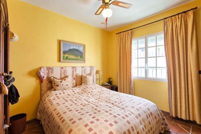 Image No.20-3 Bed Townhouse for sale