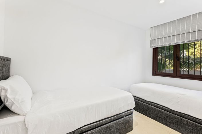 Image No.24-4 Bed Apartment for sale