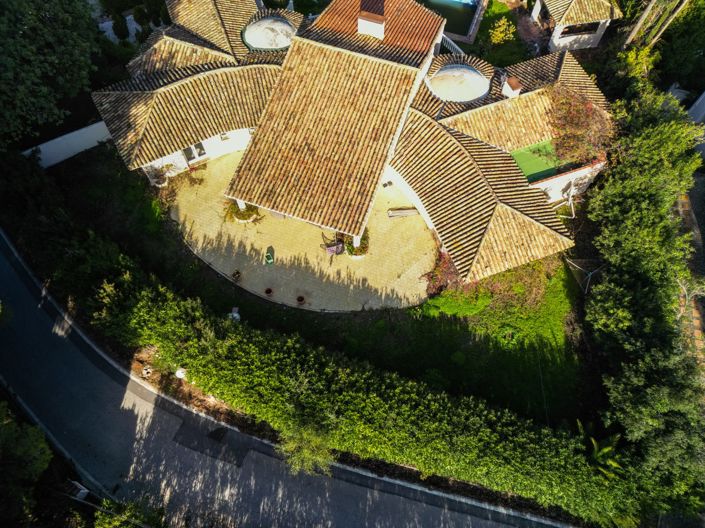 Image No.12-5 Bed Property for sale