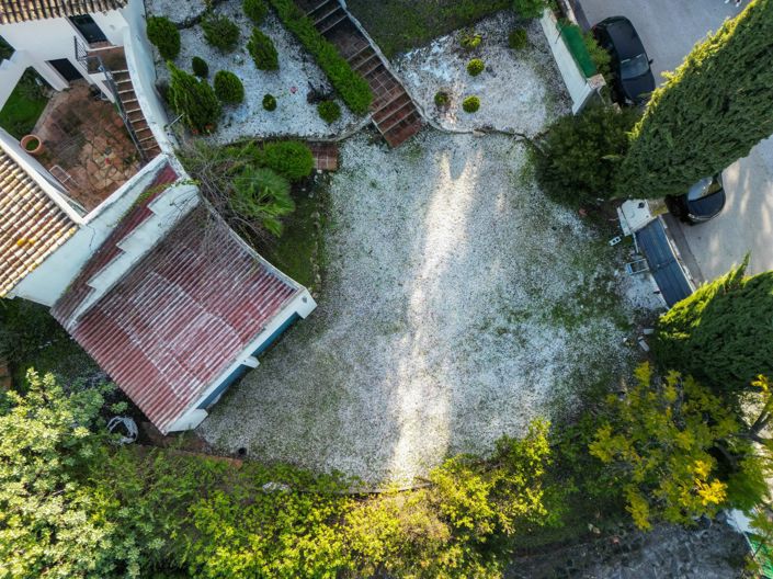 Image No.28-5 Bed Property for sale