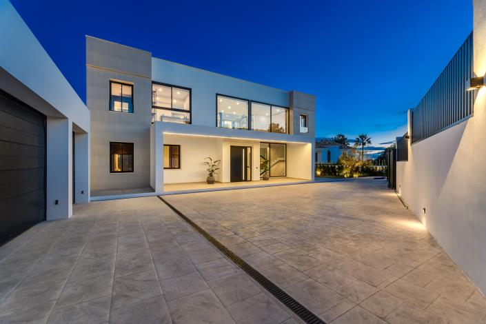 Image No.30-6 Bed Villa / Detached for sale