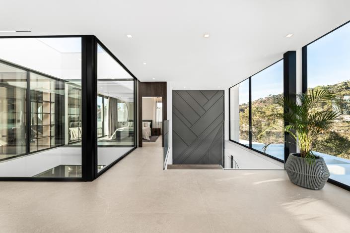 Image No.35-6 Bed Villa / Detached for sale