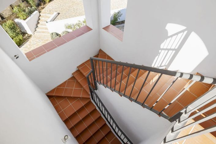 Image No.33-3 Bed Apartment for sale