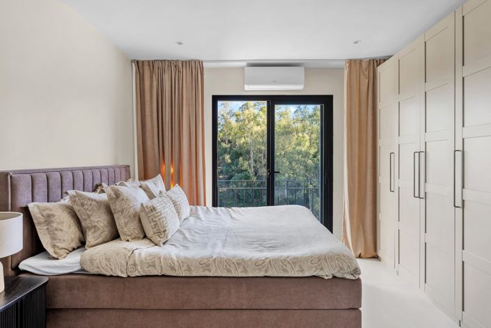 Image No.10-3 Bed Apartment for sale