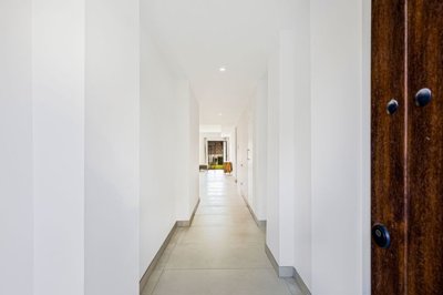 6-entrance-hall