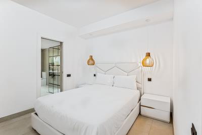 18-1--En-suite-bedroom-1