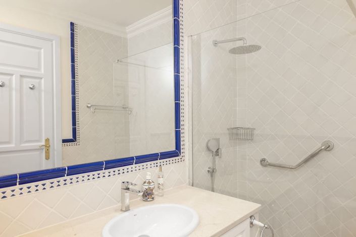 Image No.17-6 Bed Villa for sale