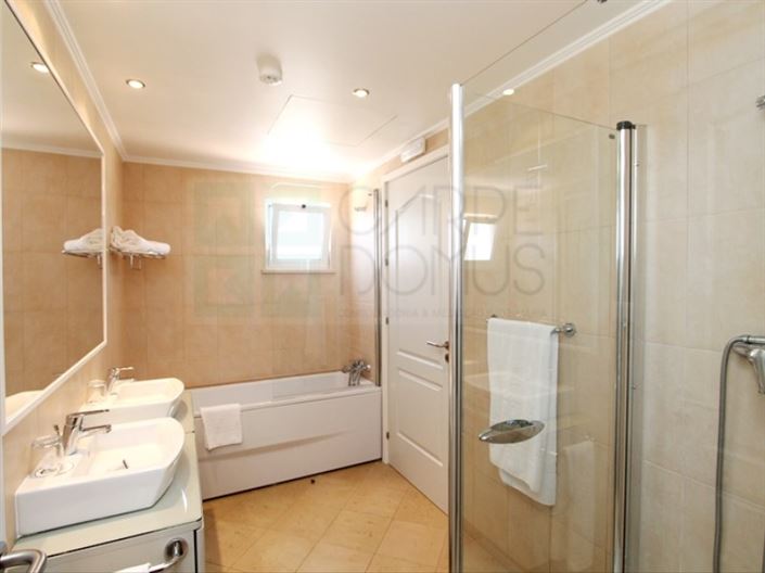 Image No.6-2 Bed House for sale