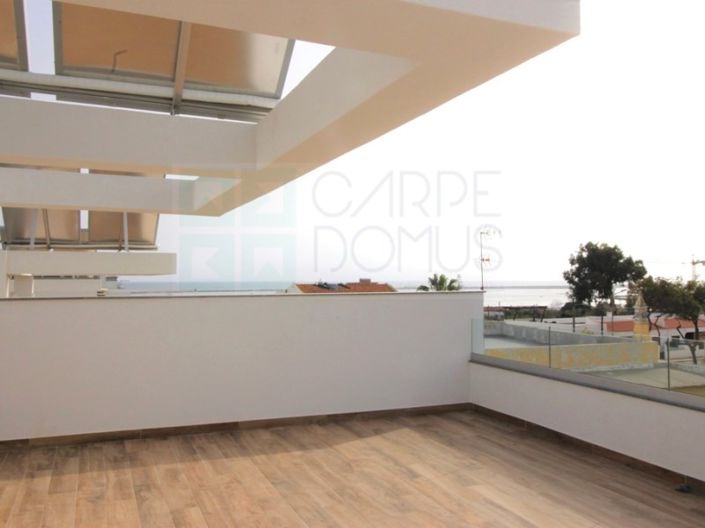 Image No.10-3 Bed House for sale