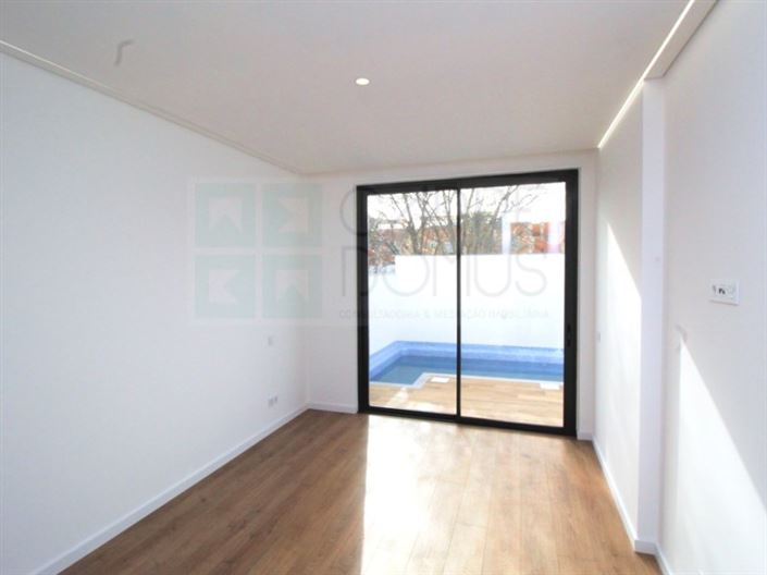 Image No.26-3 Bed House for sale