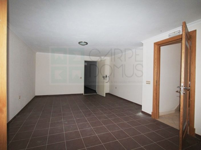 Image No.100-5 Bed House for sale