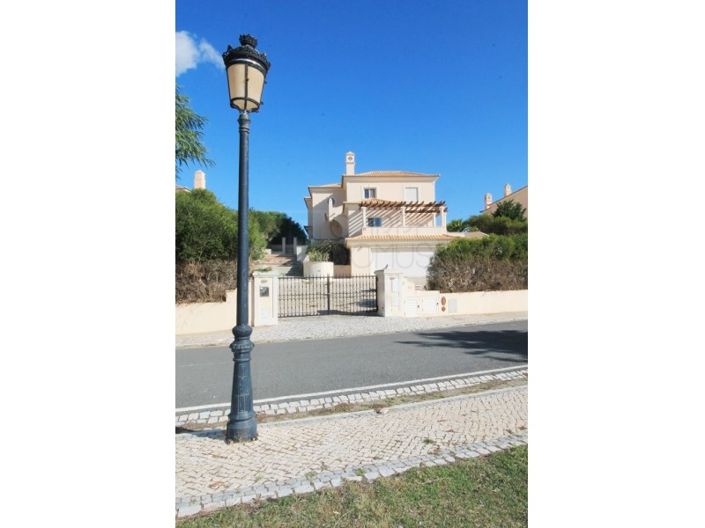 Image No.109-5 Bed House for sale