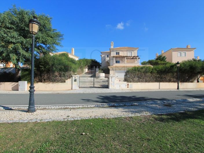 Image No.13-5 Bed House for sale