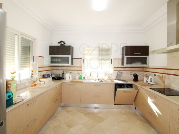 Image No.20-5 Bed House for sale