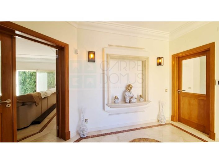 Image No.34-5 Bed House for sale