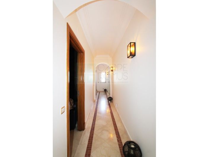 Image No.37-5 Bed House for sale