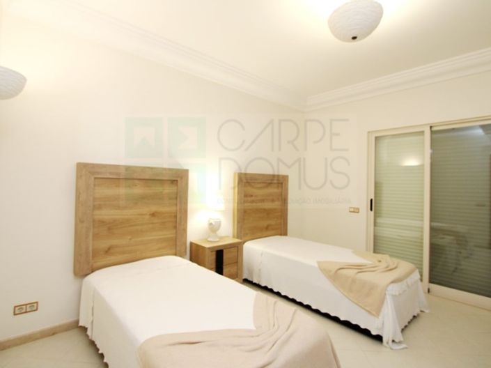 Image No.38-5 Bed House for sale