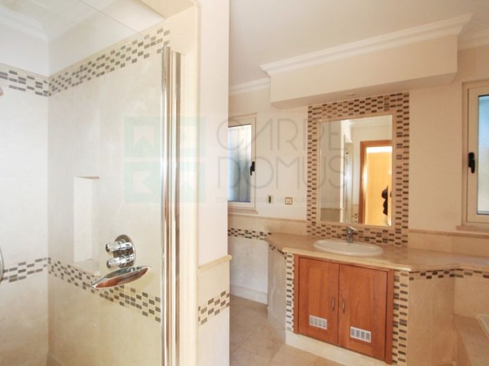 Image No.39-5 Bed House for sale