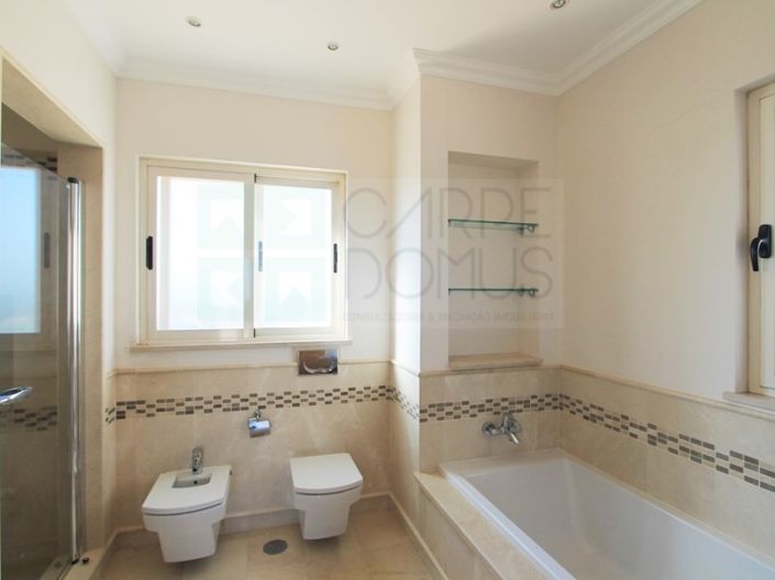 Image No.54-5 Bed House for sale