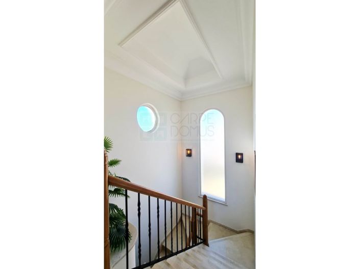 Image No.66-5 Bed House for sale