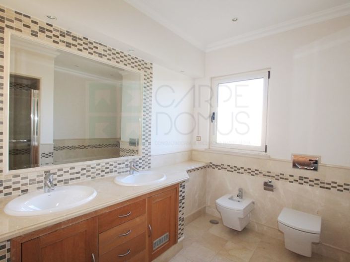 Image No.69-5 Bed House for sale