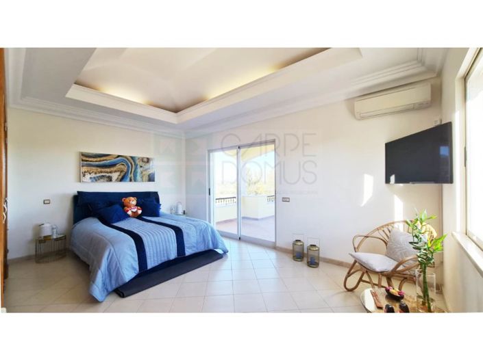 Image No.74-5 Bed House for sale