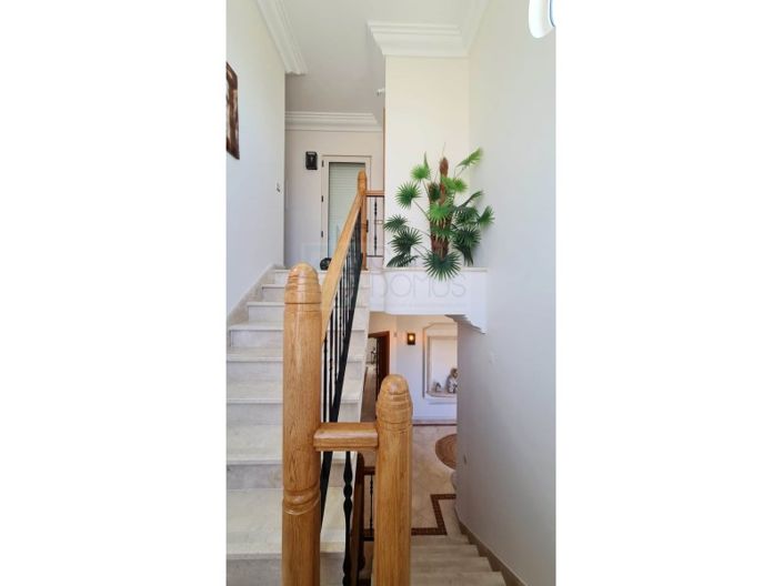 Image No.87-5 Bed House for sale