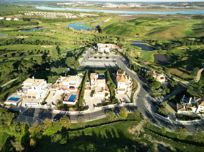 Image No.7-5 Bed House for sale