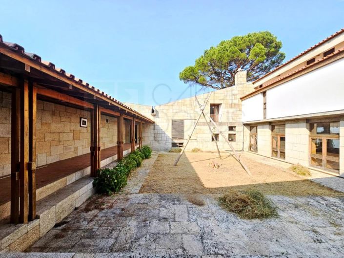 Image No.100-30 Bed Hotel for sale