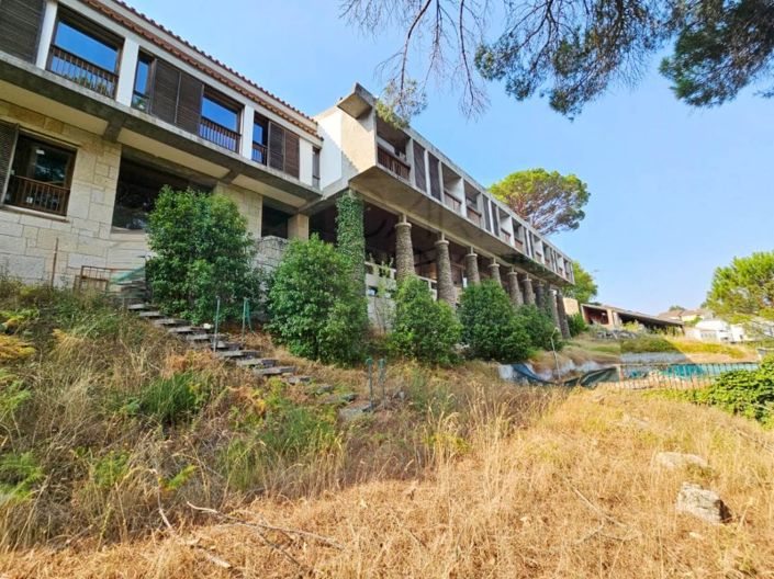 Image No.109-30 Bed Hotel for sale