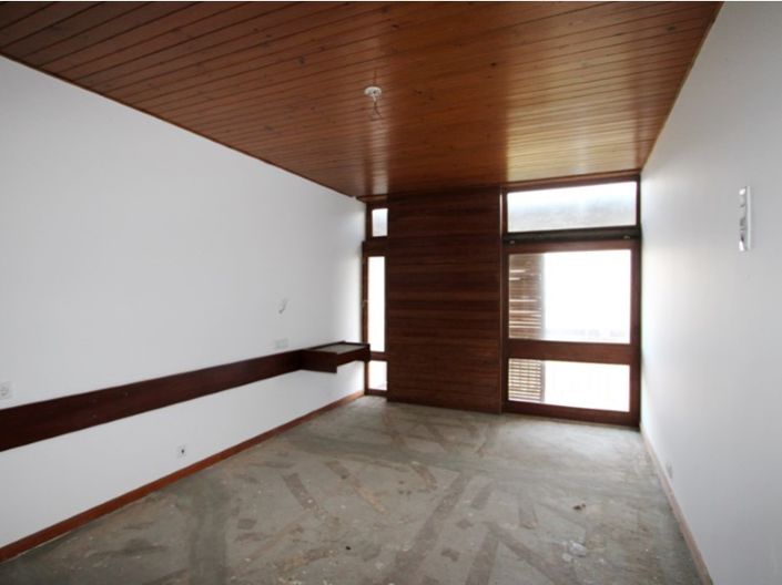 Image No.39-30 Bed Hotel for sale