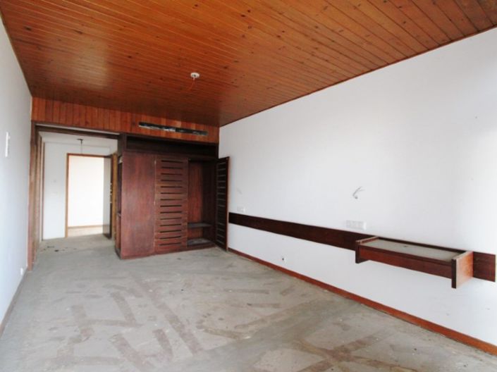 Image No.42-30 Bed Hotel for sale