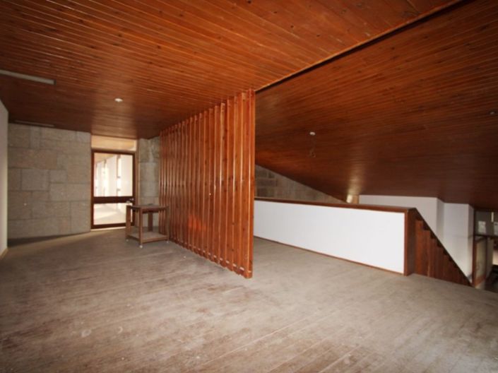 Image No.49-30 Bed Hotel for sale