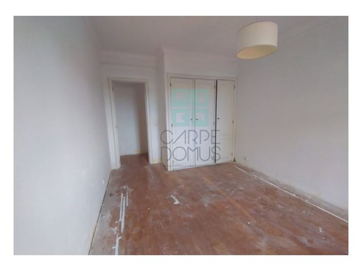Image No.18-5 Bed House for sale