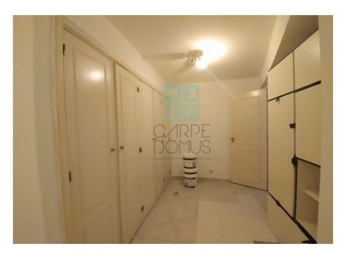 Image No.42-5 Bed House for sale