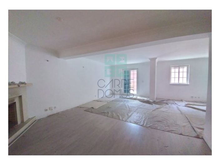 Image No.44-5 Bed House for sale