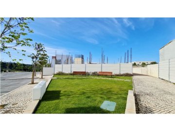 1 - Tavira, Plot