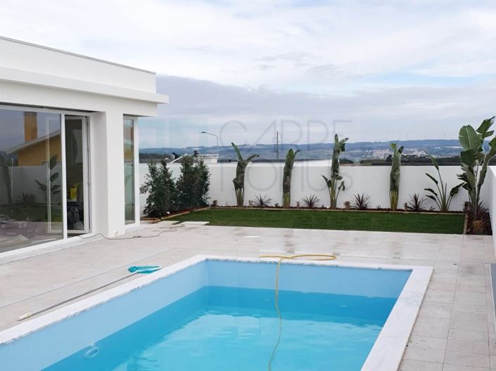 Image No.1-3 Bed House for sale