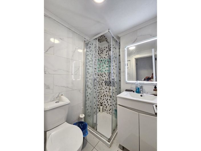 Image No.28-9 Bed House for sale