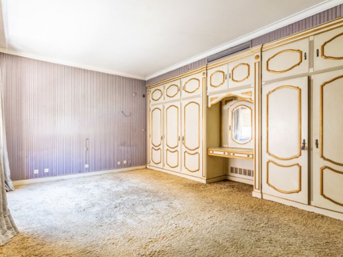 Image No.38-9 Bed House for sale