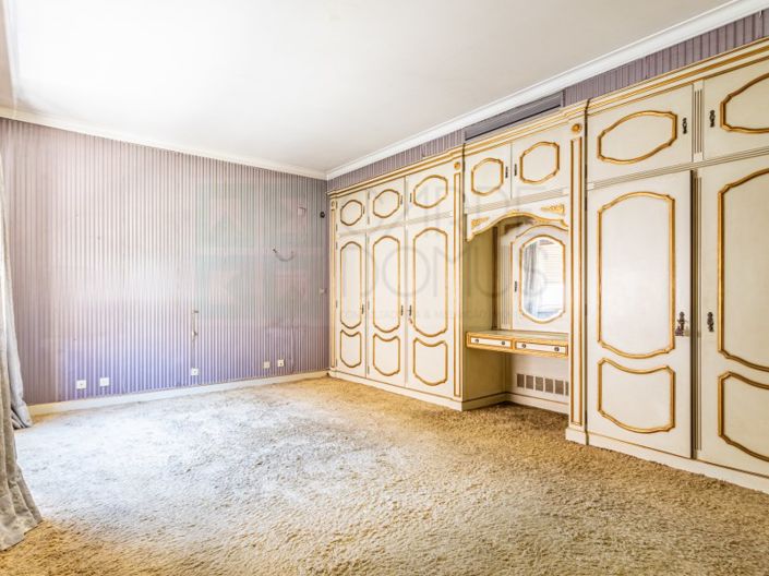 Image No.38-9 Bed House for sale