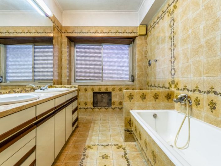 Image No.45-9 Bed House for sale