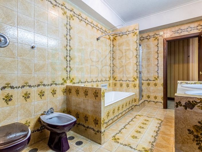 Image No.46-9 Bed House for sale