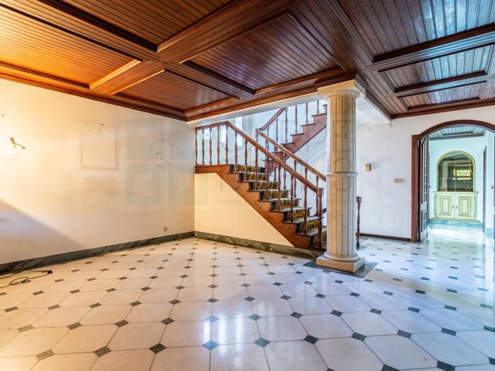 Image No.6-9 Bed House for sale