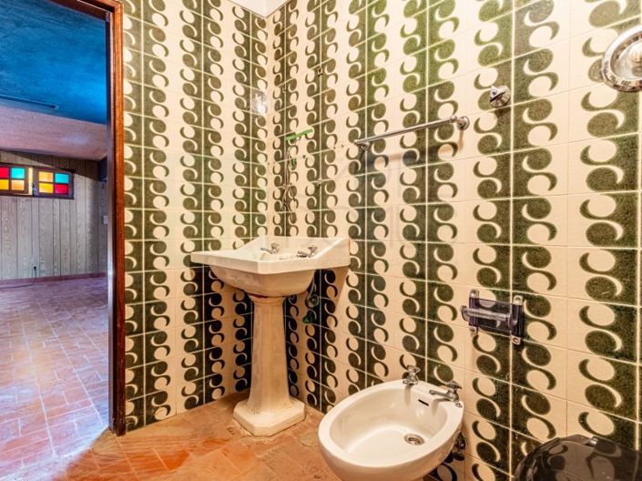 Image No.70-9 Bed House for sale