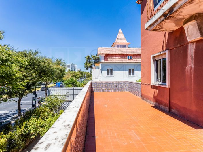 Image No.75-9 Bed House for sale