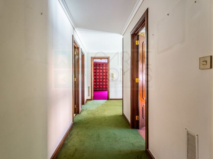 Image No.4-9 Bed House for sale