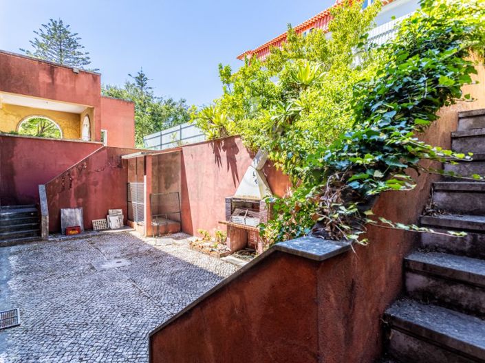 Image No.83-9 Bed House for sale