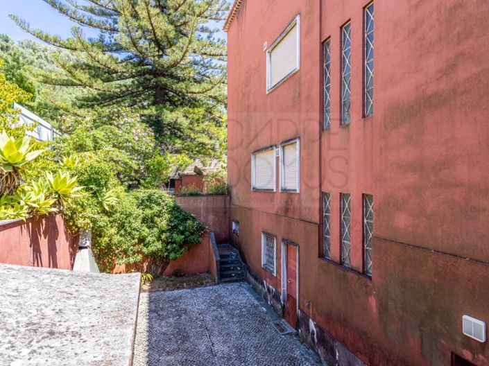 Image No.86-9 Bed House for sale