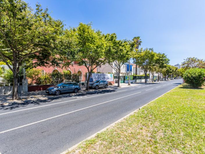 Image No.98-9 Bed House for sale